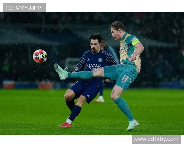 足球明星组合精彩瞬间集锦视频展现足坛传奇对决与合作魅力